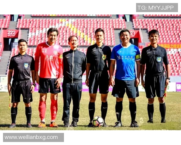 从绿茵场到教练席足球明星如何蜕变为优秀教练的成功之路