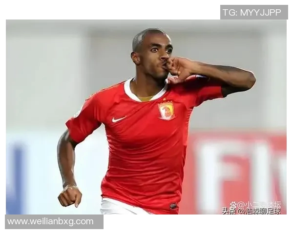 我心目中的足球巨星他在场上的风采与成就令人难以忘怀 我心目中的足球巨星他在场上的风采与成就令人难以忘怀