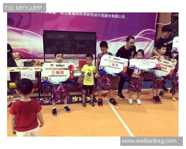 篮球社明星的成长之路与奋斗精神展现团队合作的力量与魅力